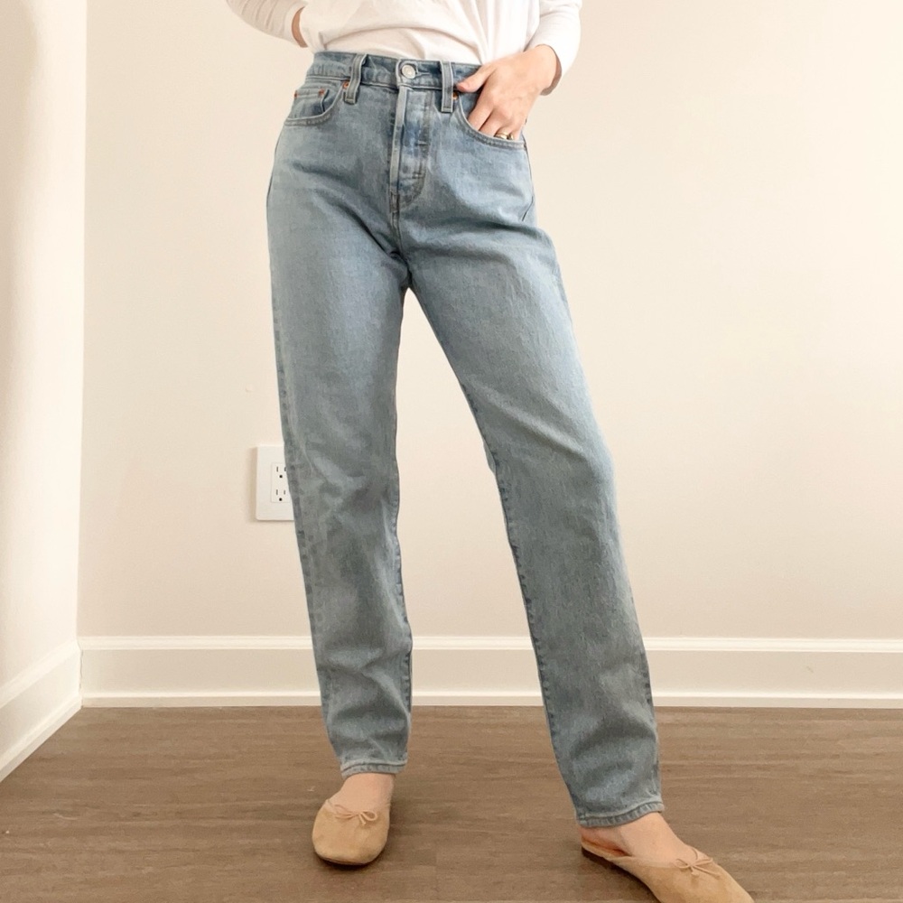 Levi’s Wedgie Straight Leg Light Wash Jeans